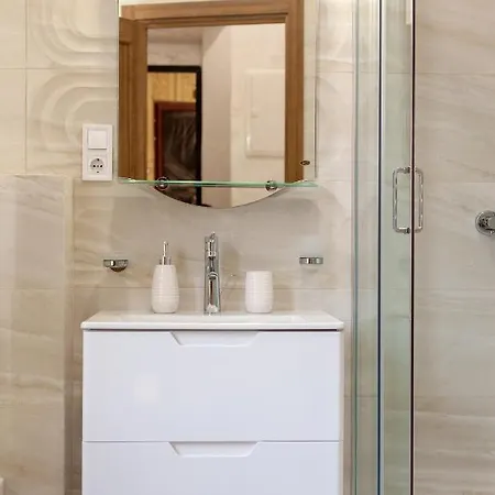 Appartement Alfa Svobody 39 *