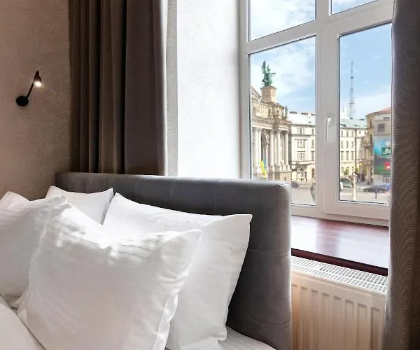 Апартаменты Alfa Svobody 39 *